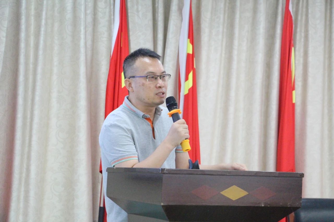 迪普戰(zhàn)略咨詢研究所董事長、浙大復(fù)旦西南交大客座教授、資深產(chǎn)業(yè)分析師 趙玉琦 迪普戰(zhàn)略咨詢研究所董事長、浙大復(fù)旦西南交大客座教授、資深產(chǎn)業(yè)分析師 趙玉琦